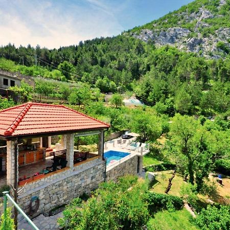 Holiday Home With A Private Pool Podspilje  外观 照片