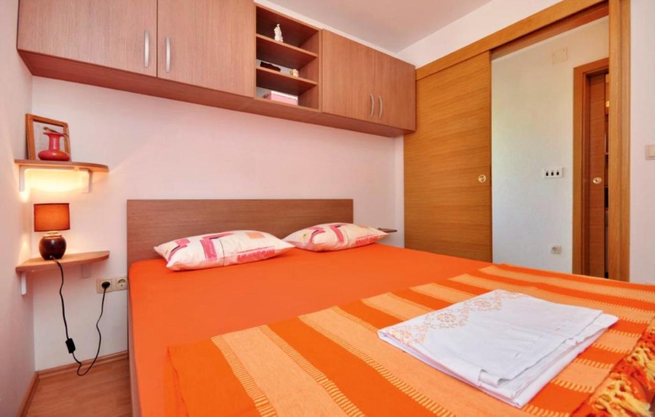 Holiday Home With A Private Pool Podspilje  外观 照片