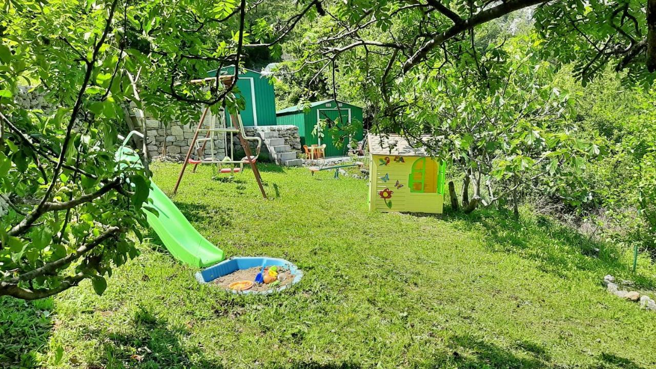 Holiday Home With A Private Pool Podspilje  外观 照片