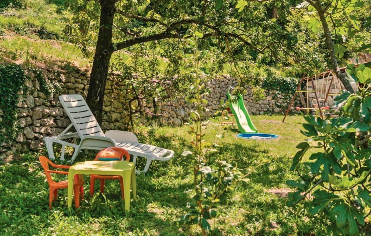 Holiday Home With A Private Pool Podspilje  外观 照片